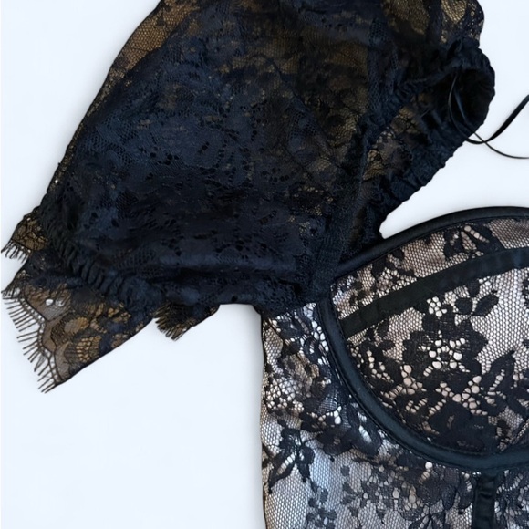 Forever Lovely Lace Cop-Top Black‎ - Picture 2 of 9